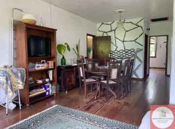 Casa · 250m² · 6 Quartos · 2 Vagas · Ampla Casa Padrão