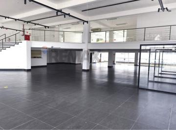 Comercial · 800m² · 12 Vagas · "Ponto Comercial Reformado em Moema: 1023m²."