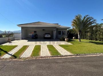 Casa · 213m² · 3 Quartos · 3 Vagas · Casa porteira fechada em Morungaba: Tranquilidade e Conforto
