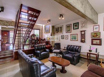 Casa · 360m² · 4 Quartos · 4 Vagas · Casa 4 Quartos com 1 Suíte e 360m² - Vila Gumercindo