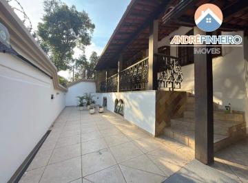 Casa · 360m² · 3 Quartos · 1 Vaga · Casa exclusiva e espaçosa para aluguel em frente à Lagoa do Nado - Itapoã, em Belo Horizonte