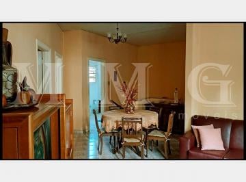 Casa · 201m² · 2 Quartos · 6 Vagas · Sobrado com dois dormitórios, cozinha, quintal e vaga p 6 carros