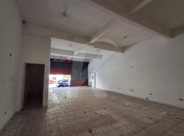 Comercial · 128m² · Salão comercial medindo 128 m² com 2 banheiros.
