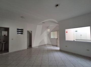 Comercial · 128m² · 3 salas com 3 banheiros.