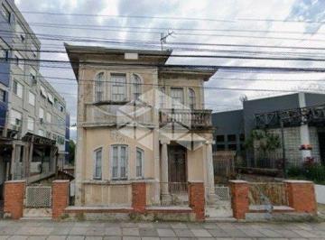 Casa · 398m² · 6 Quartos · 2 Vagas · Terreno na Bento Gonçalves próximo a Barão do Amazonas