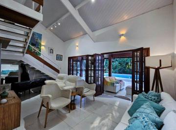 Casa · 240m² · 4 Quartos · 5 Vagas · Casa à Venda com 4 dormitórios, sendo 2 suítes na Riviera de São Lourenço - Módulo 20