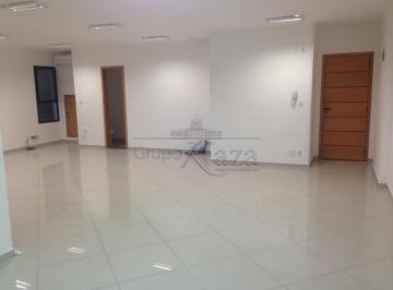 Comercial · 83m² · 2 Vagas · Sala Comercial - Centro - Edifício Espaço Empresarial Sky I - 83m² - Aceita Permuta.
