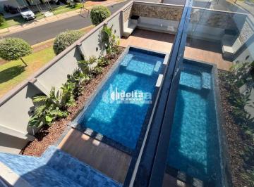 Casa · 375m² · 4 Quartos · 3 Vagas · Casa em condomínio com 4 suítes disponível para locação no bairro Jardim Sul em Uberlândia-MG