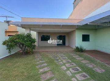 Casa · 440m² · 3 Quartos · 2 Vagas · Casa residencial com 3 suítes disponível para locação no bairro Nossa Senhora Aparecida em Uberlândi