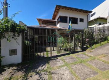 FACHADA · Excelente casa á venda no bairro Jardim Country Club em Poços de Caldas MG.