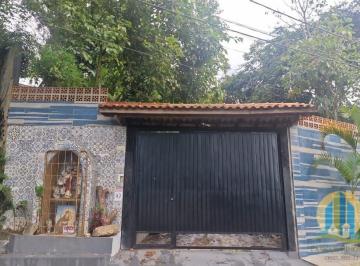 Casa · 220m² · 3 Quartos · 4 Vagas · Casa de Alto Padrão à Venda