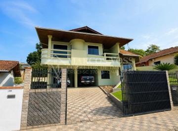 Casa · 227m² · 3 Quartos · 2 Vagas · Casa Alto Padrão com 3 Quartos no Bairro Água Verde