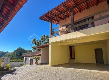 Casa · 182m² · 3 Quartos · 3 Vagas · Casa com 3 Quartos e Piscina do Bairro Badenfurt