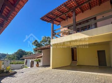 Casa · 182m² · 3 Quartos · 3 Vagas · Casa com 3 Quartos e Piscina do Bairro Badenfurt