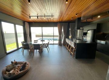 ui02xju2odfhmgrkmdq4ytq3_md · Casa à venda no condomínio Jaguary - Urbanova - SJC/SP