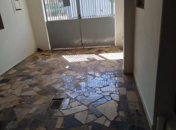 Casa · 110m² · 2 Quartos · 1 Vaga · Casa para alugar em Centro de 110.00m² com 2 Quartos e 1 Garagem