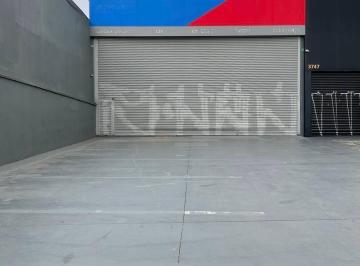 Comercial , São Paulo · Galpão / Depósito / Armazém para alugar em Vila Regente Feijó de 567.00m² com 12 Garagens