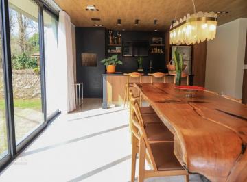 Casa · 372m² · 4 Quartos · 8 Vagas · CASA EM CONDOMÍNIO FECHADO COM 4 SUÍTES E AMPLO QUINTAL