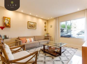 Casa · 273m² · 4 Quartos · 2 Vagas · Sobrado de Alto Padrão à Venda com 4 Quartos, 3 Suítes e 2 Vagas no Água Verde – Curitiba/PR.