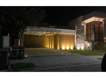 Casa · 242m² · 4 Quartos · 4 Vagas · Casa para alugar em Alphaville Esplanada de 242.00m² com 4 Quartos, 4 Suites e 4 Garagens