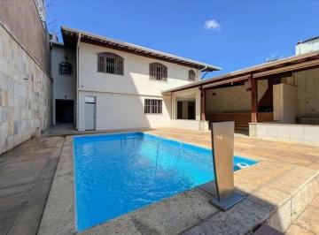 Casa · 4 Quartos · 4 Vagas · Casa Colonial à Venda no Serrano | 4 Quartos | 2 Suítes | Piscina | Sauna | 4 Vagas