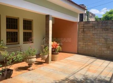 Casa · 227m² · 3 Quartos · 1 Vaga · Casa Padrão em Araraquara