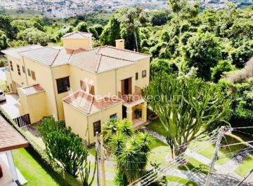 0 · casa à venda em Moinho de Vento