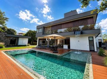 a612ab98ef319ddee1d0b1677ef4ded98f54ec31 · Residência de Alto Padrão com 745 m², Piscina, Quadra de Areia e Elevador – Terras de São José I | I