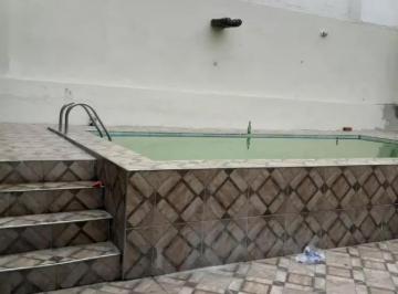 img0 · Casa com 4 Quarto(s) e 3 banheiro(s) para Alugar, 270 m² por R$ 2800 / Mês