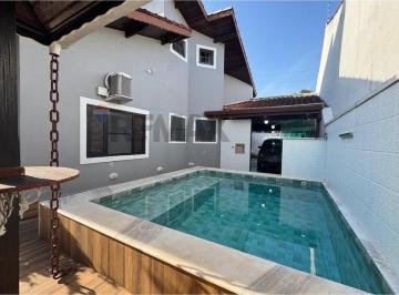 Casa · 155m² · 3 Quartos · 3 Vagas · "Casa com Piscina em Peruíbe"