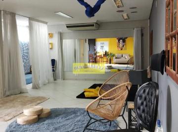 Casa · 222m² · 1 Quarto · 5 Vagas · Casa para venda em Vila Vianelo de 222.00m² com 1 Quarto e 5 Garagens