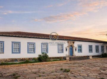 Fachada imponente da casa sede colonial de 1.300 m² em fazenda à venda em Andrelândia - MG. · Fazenda à Venda em Formosa GO - 4.840 ha Porteira Fechada