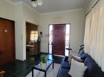 Casa · 140m² · 4 Quartos · 2 Vagas · Casa em Condomínio - Urbanova I - Condomínio Morada da Serra - 140m² - 4 Dormitórios.