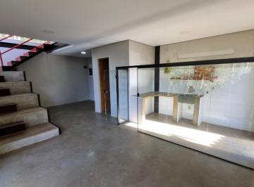 ef3784f9-81d0-4bbd-b4f1-4d120453e90f · Confortável casa em condomínio para venda com 2 quartos, sendo 1 suíte, 211m²