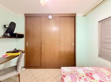 fda827ed-7644-4e3c-b00d-1249775778c0 · Versátil sobrado para venda em Jardim dos Lagos com 3 quartos, sendo 3 suítes, 185m²