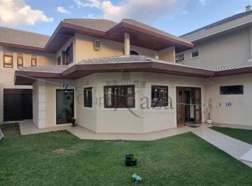Casa · 283m² · 3 Quartos · 3 Vagas · Oportunidade - Casa em Condomínio - Jardim das Colinas - 3 Dormitórios - 283m².
