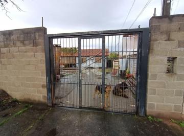 Casa · 49m² · 2 Quartos · 1 Vaga · Casa Alvenaria 02 dormitórios com grande terreno, frente a Escola