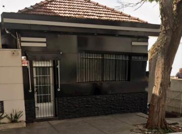 Comercial · 200m² · 2 Vagas · Casa comercial na Rua Agostinho Gomes, 3095 • 200 m²