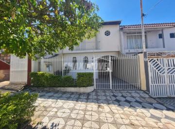 Casa · 146m² · 3 Quartos · 2 Vagas · Casa para alugar em Trujillo de 146.00m² com 3 Quartos, 1 Suite e 2 Garagens