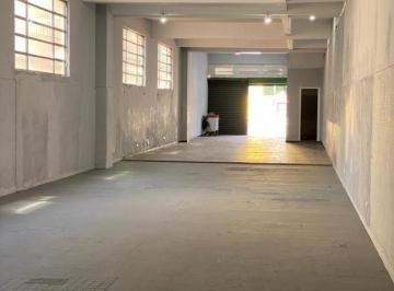 Comercial · 570m² · 1 Vaga · Galpão / Depósito / Armazém para venda e aluguel em Vila Mathias de 570.00m² com 1 Garagem