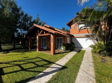 Casa · 210m² · 4 Quartos · 2 Vagas · Casa em Rainha do Mar