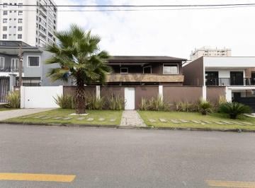 Casa · 353m² · 3 Quartos · 8 Vagas · Casa de Alto Padrão com 3 Dormitórios, Suíte e 8 Vagas – Silveira da Motta