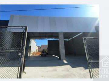 Comercial · 400m² · 7 Vagas · ALUGA-SE GALPÃO