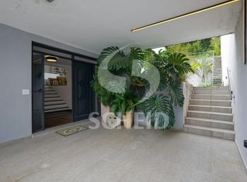 Casa · 358m² · 4 Quartos · 5 Vagas · Casa com jardim, 3 suítes e 4 vagas no Jardim Guedala