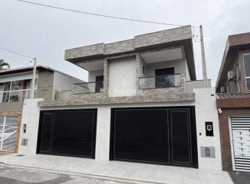 Casa · 125m² · 3 Quartos · 2 Vagas · Sobrado à venda com 3 suítes e piscina no Canto do Forte