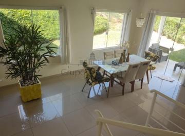 Casa · 1600m² · 3 Quartos · 4 Vagas · Casa em Condomínio - Jacareí - Condomínio Mirante do Vale - 3 Suítes - 300m².