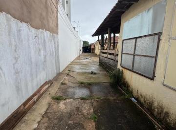 Casa · 316m² · 1 Quarto · 13 Vagas · Casa para venda em Centro de 316.00m² com 1 Quarto e 13 Garagens