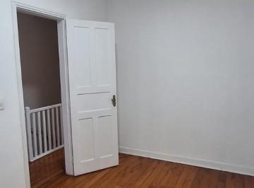 Casa · 130m² · 3 Quartos · 2 Vagas · Casa para alugar em Vila Matias de 130.00m² com 3 Quartos e 2 Garagens