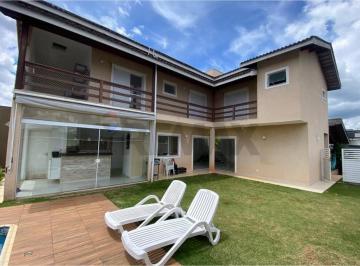 Casa · 247m² · 3 Quartos · Sobrado para alugar em Chácaras Maringá de 247.00m² com 3 Quartos e 2 Suites