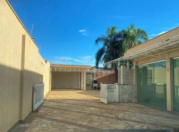 Casa · 252m² · 3 Quartos · 4 Vagas · Casa para venda em Vila Bandeirantes de 251.87m² com 3 Quartos, 1 Suite e 4 Garagens